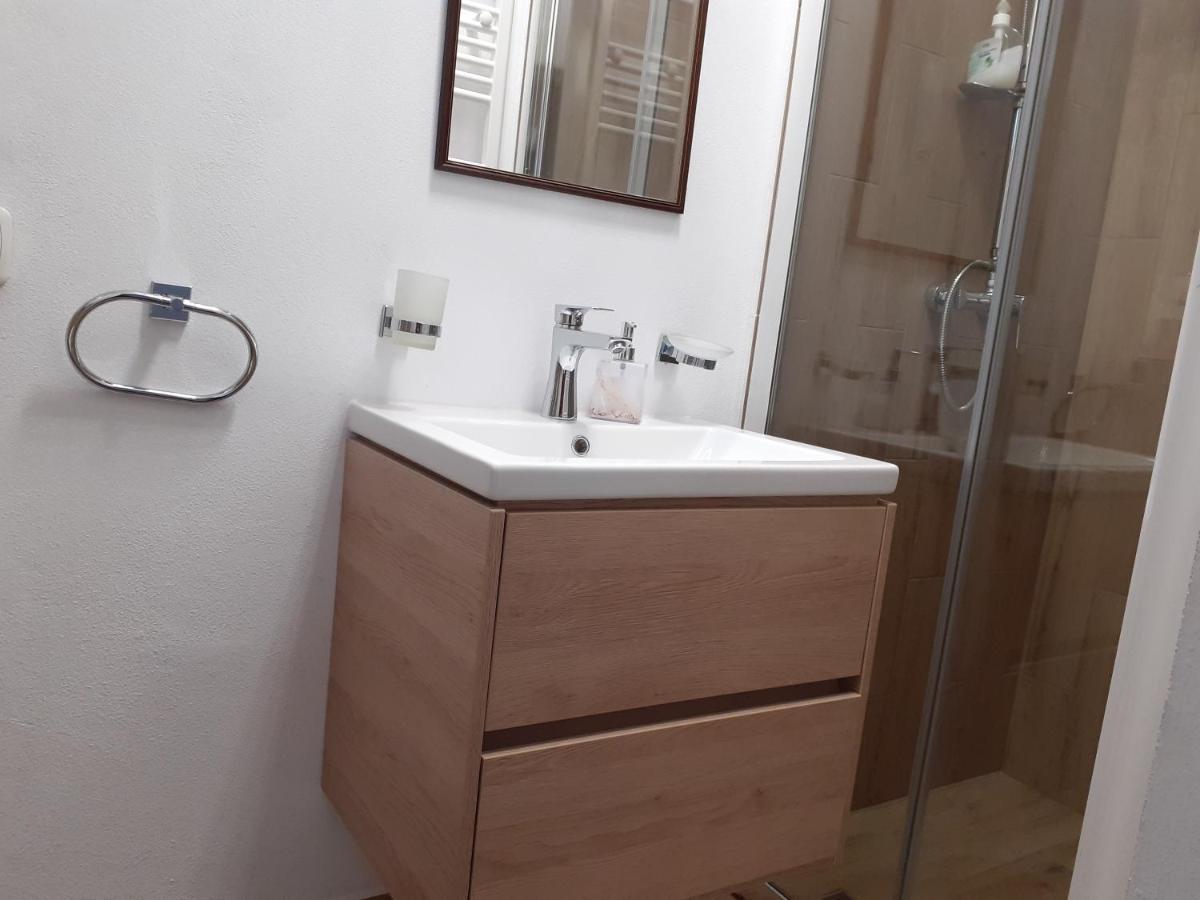 Salcia Hotel Tasnad Eksteriør billede