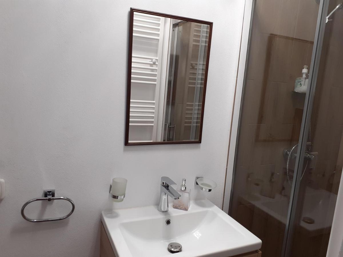 Salcia Hotel Tasnad Eksteriør billede