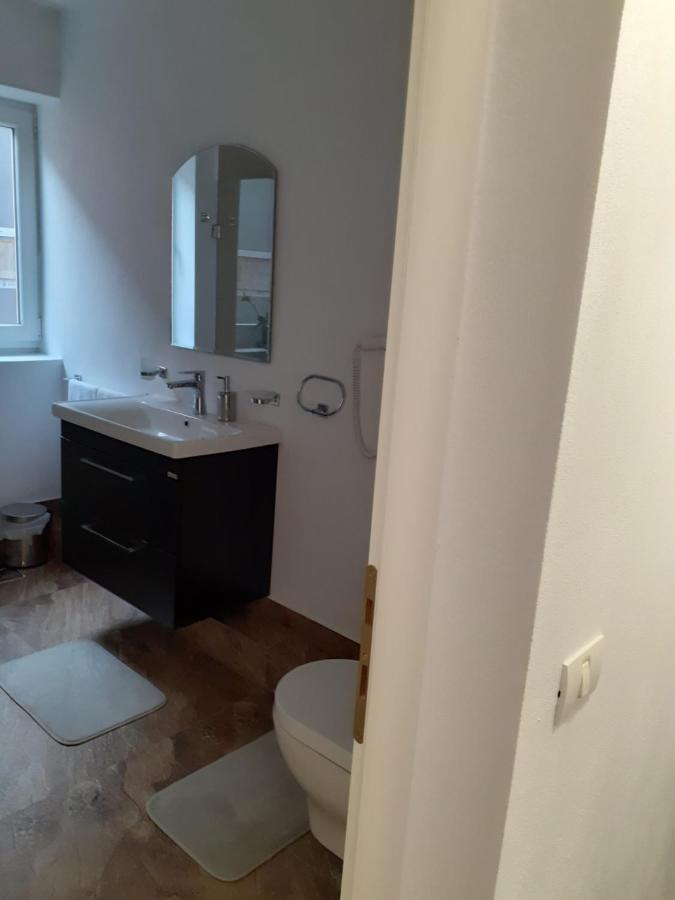 Salcia Hotel Tasnad Eksteriør billede